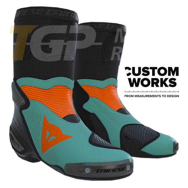 Dainese Axial 2 Air Racing und Straßen Motorradstiefel | Herren | Fluo Orange / Sardinian Sea Blue | Custom Works