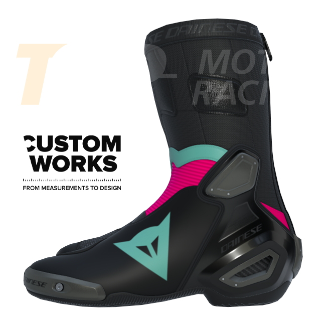 Dainese Axial 2 Racing und Straßen Motorradstiefel | Herren | Schwarz / Fuxia / Sardinia Sea Blue | Custom Works (Kopie)