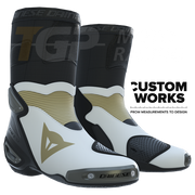 Dainese Axial 2 Racing und Straßen Motorradstiefel | Herren | Perlweiß / Magnesium | Custom Works