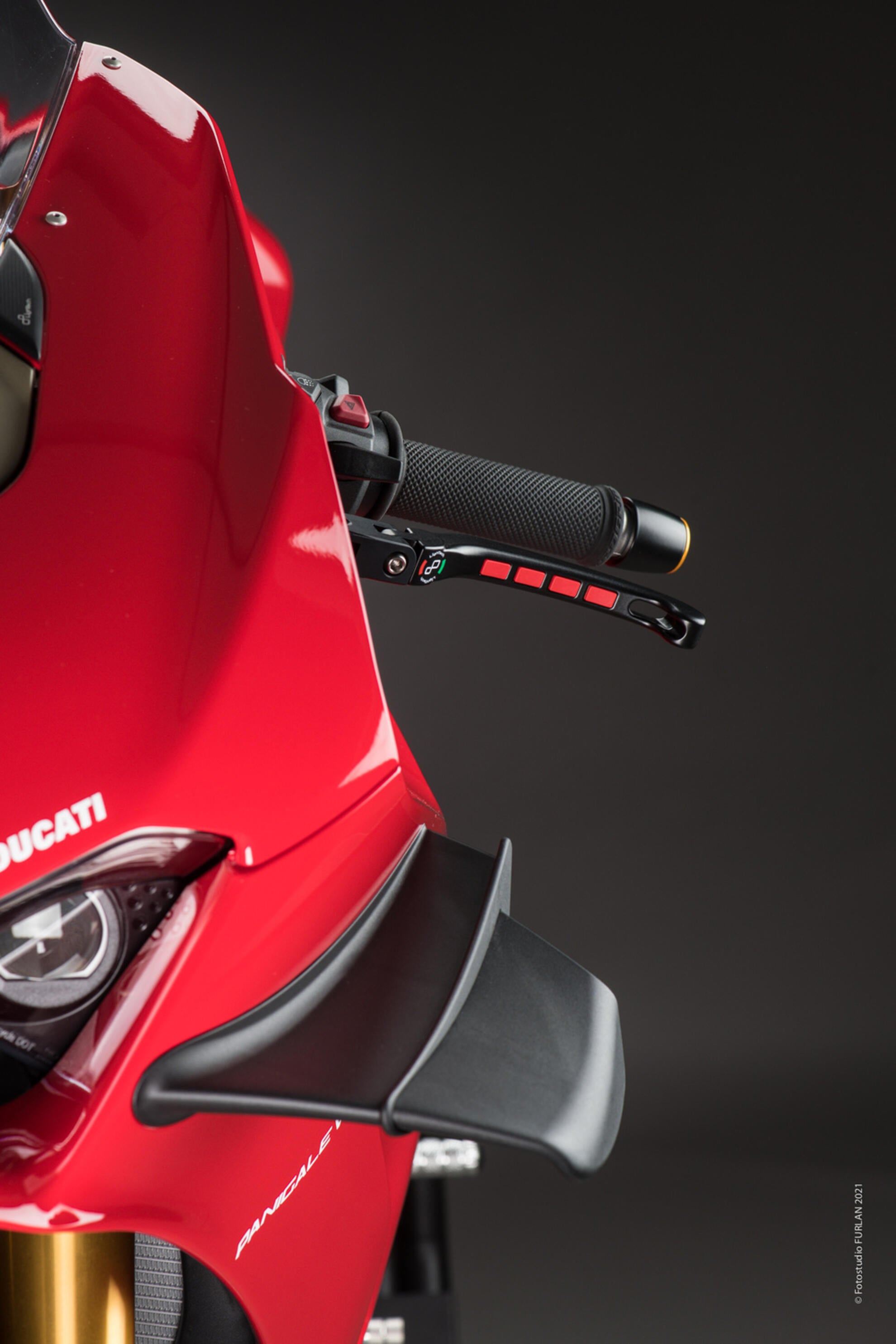 Winglets Set Carbon LighTech Ducati Panigale V4/S/R (19-21) CARD0815