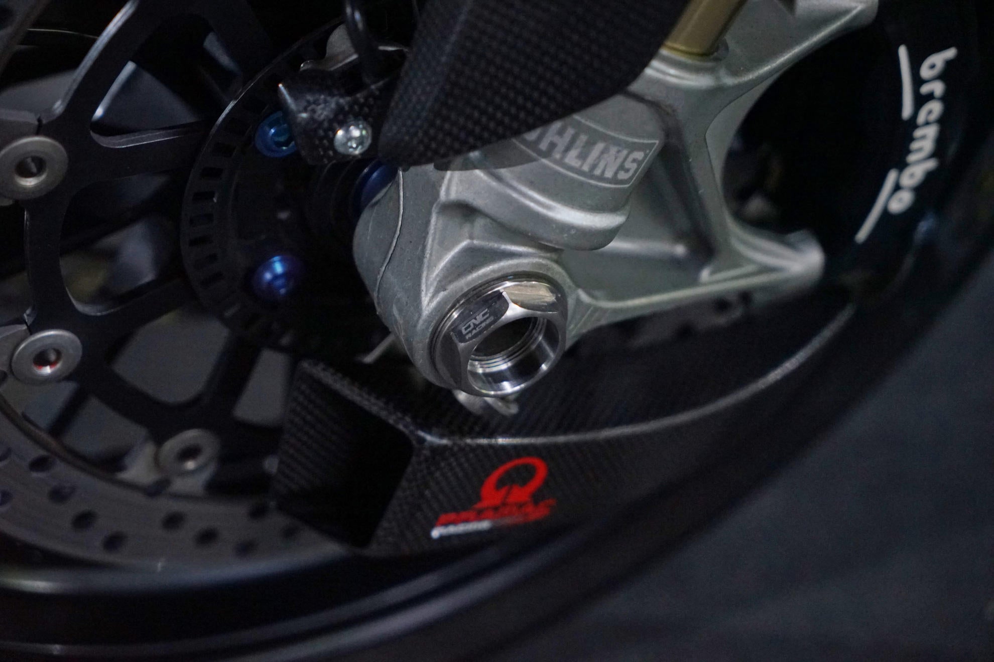 Titanmutter Vorderradachse CNC Racing Ducati Panigale V4/S/R (25-26) DA396X