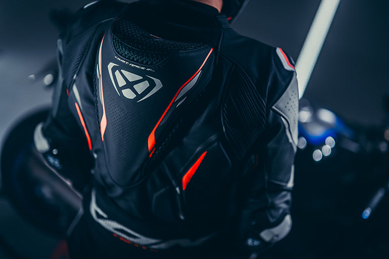 IXON Demonio Einteiler Lederkombi – Perforierter Rennanzug | Herren | Rot/Schwarz/Weiß