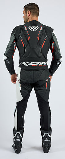 IXON Demonio Einteiler Lederkombi – Perforierter Rennanzug | Herren | Rot/Schwarz/Weiß