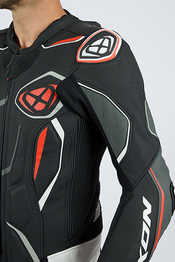 IXON Demonio Einteiler Lederkombi – Perforierter Rennanzug | Herren | Rot/Schwarz/Weiß