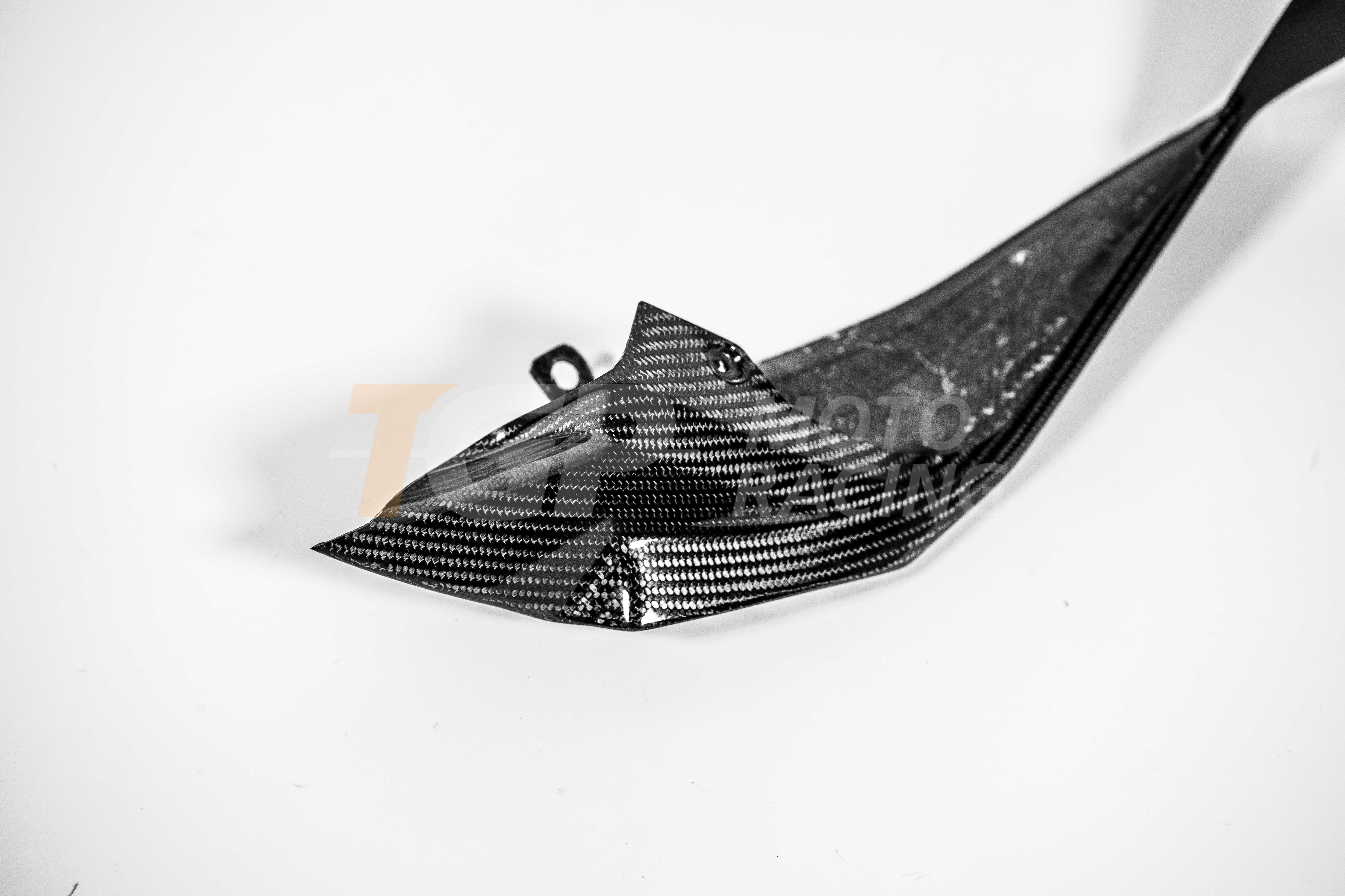 Heckverkleidung rechts 200g Carbon AP Carbon Line Ducati Panigale V4/S/R (25-26)