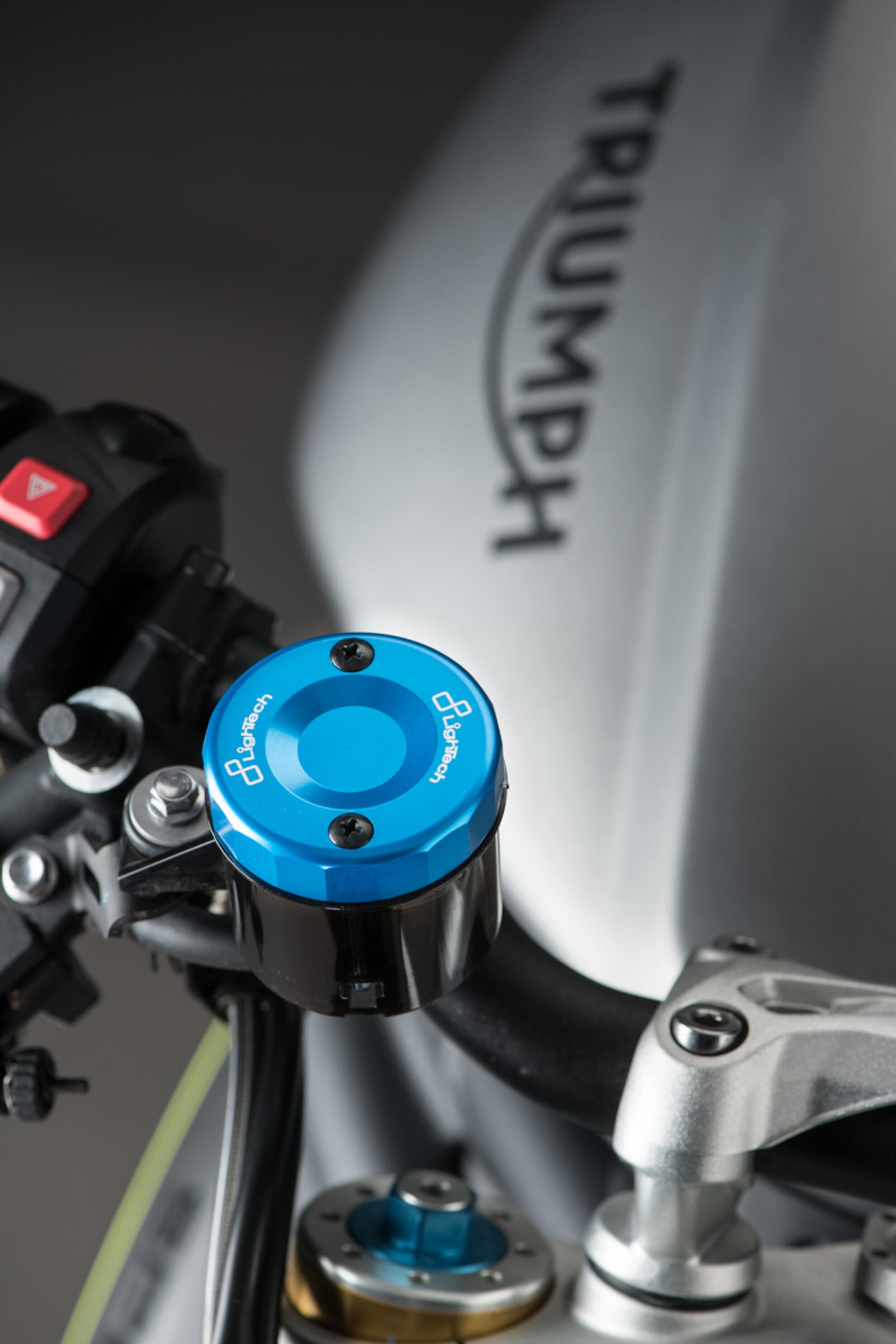 Ausgleichsbehälter-Deckel Vorne LighTech Aprilia RS 660 (20-26) FBC04