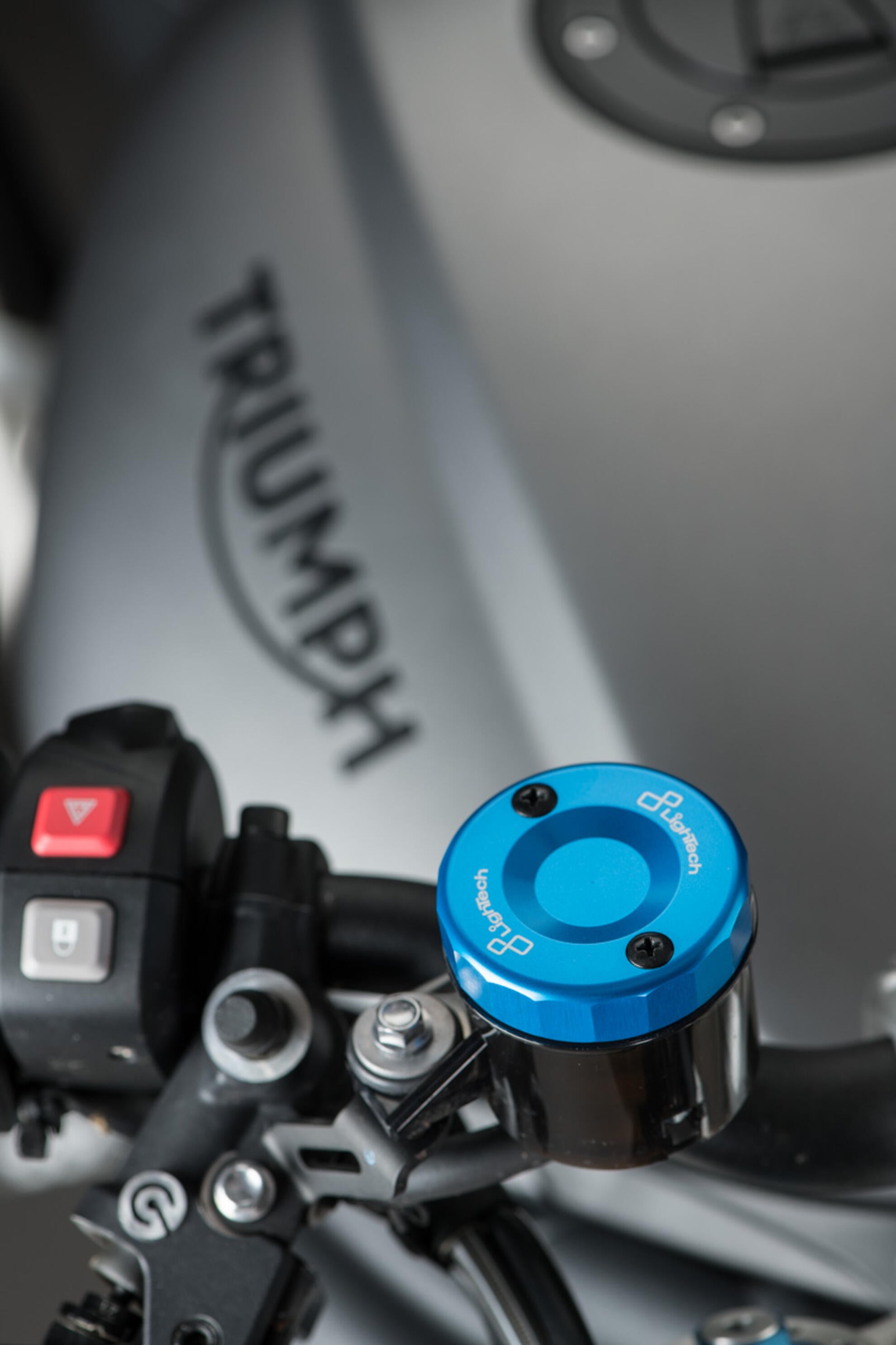 Ausgleichsbehälter-Deckel Vorne LighTech Aprilia RS 660 (20-26) FBC04