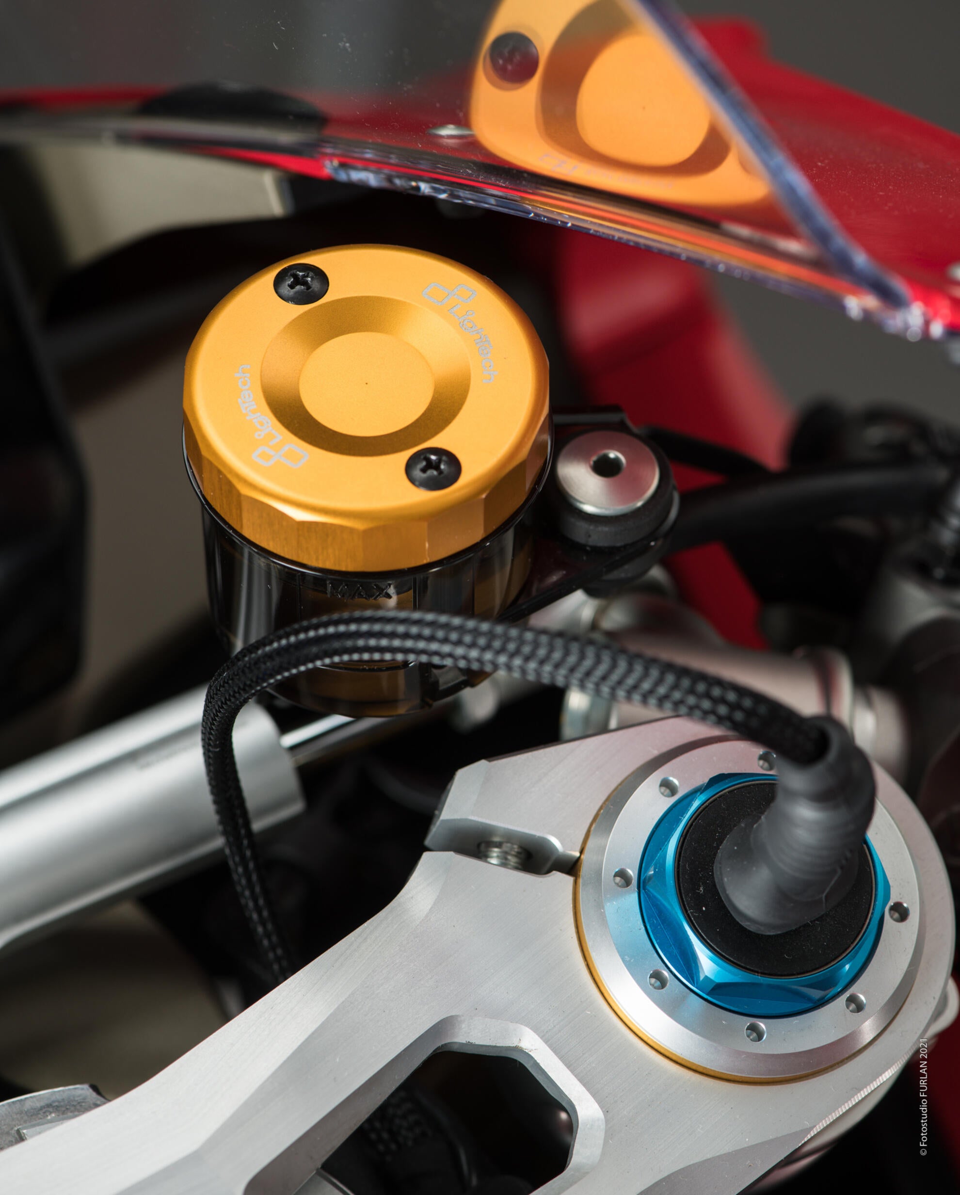 Ausgleichsbehälter-Deckel Vorne LighTech Aprilia RS 660 (20-26) FBC04