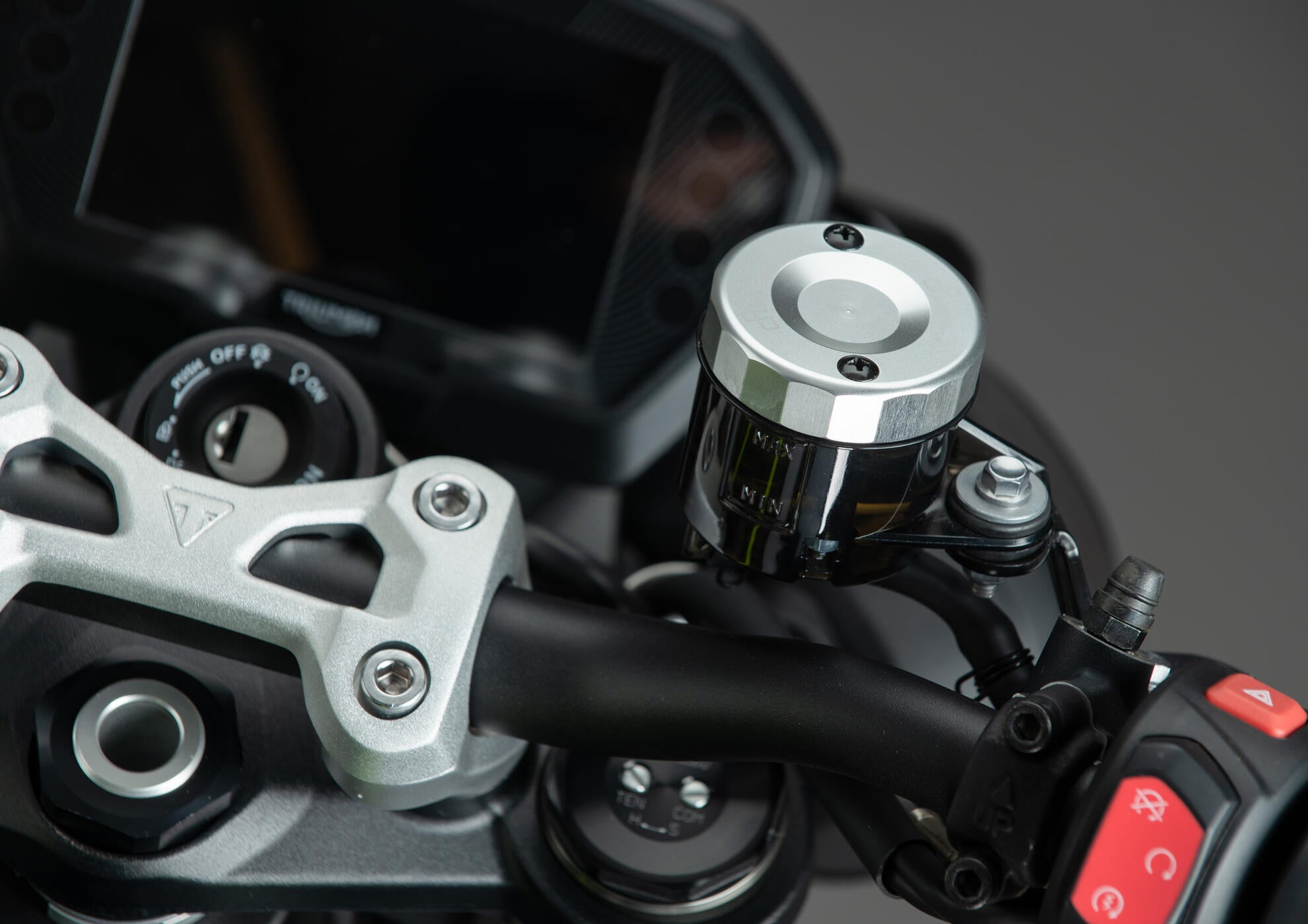 Ausgleichsbehälter-Deckel Vorne LighTech Aprilia RS 660 (20-26) FBC04