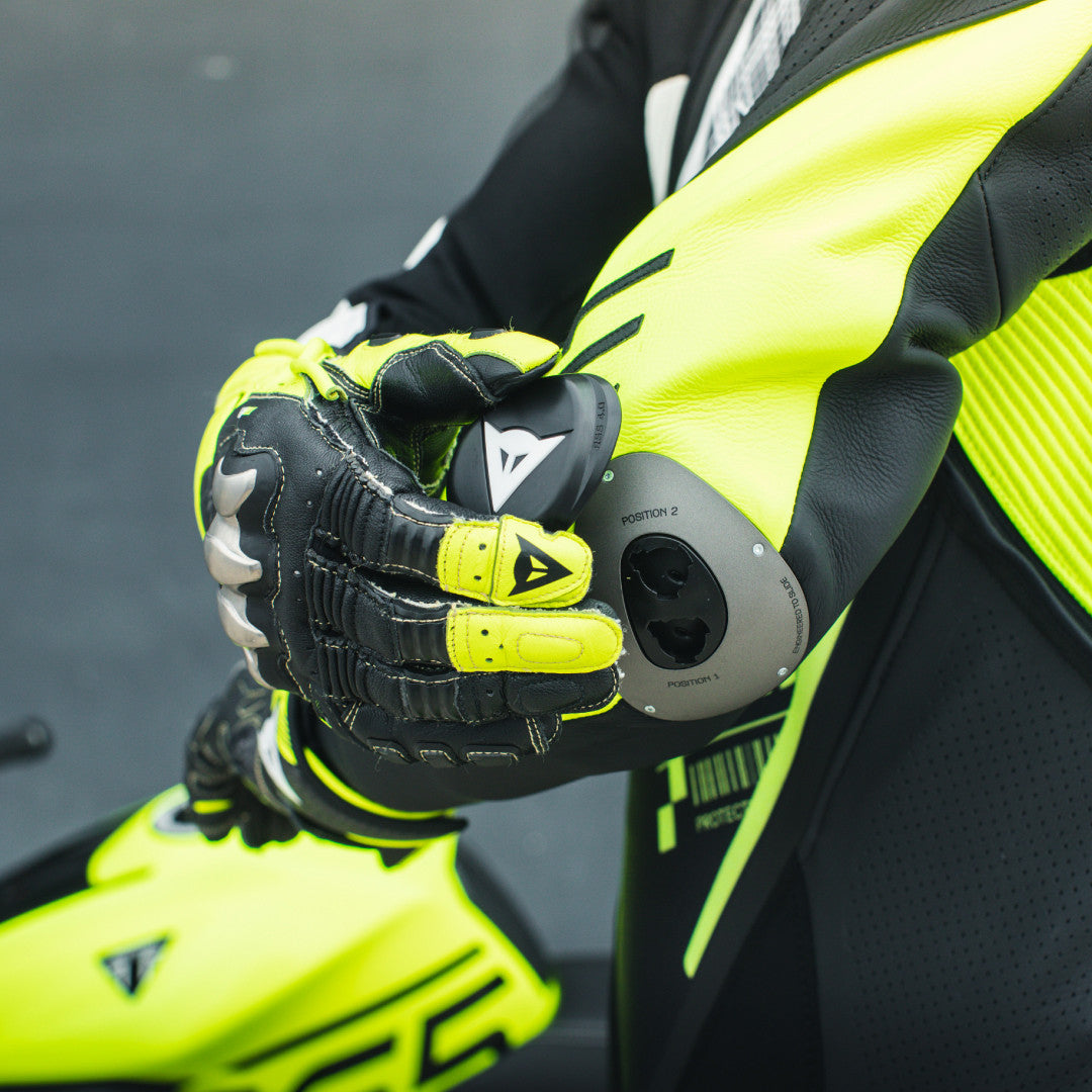 Dainese Audax D-ZIP Einteiler Lederkombi – Perforierter Rennanzug | Herren | Schwarz/Neon Gelb