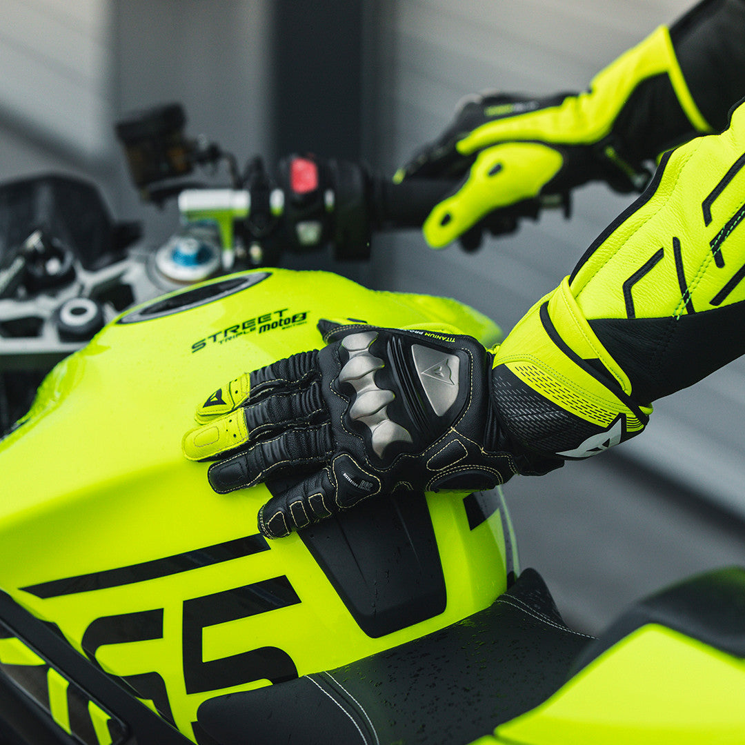 Dainese Full Metal 7 Racing Motorrad Lederhandschuhe | Herren | Neon Gelb/Schwarz