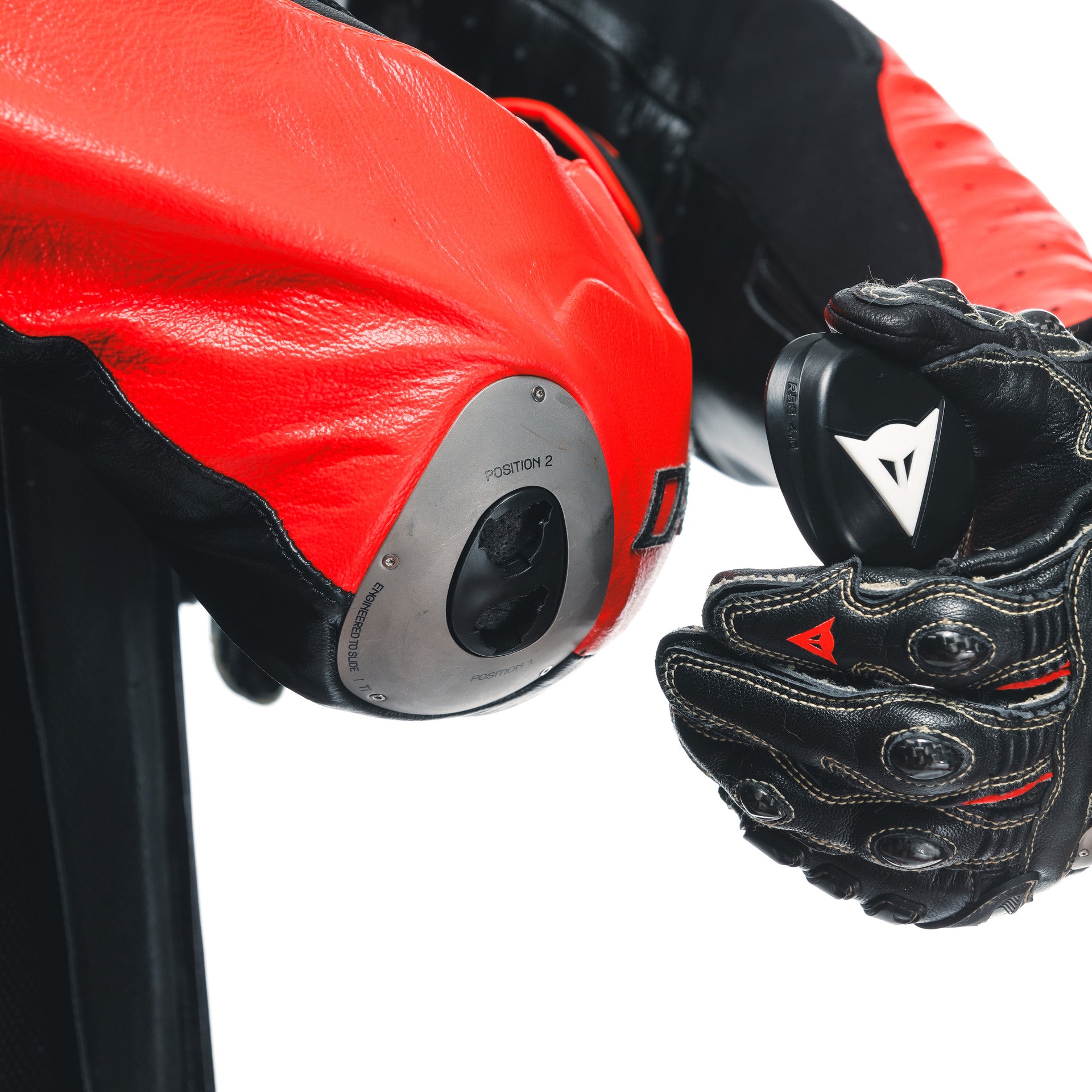 Dainese Mugello 3 D-AIR® Einteiler Lederkombi – Perforierter Airbag Rennanzug | Herren | Schwarz/Rot