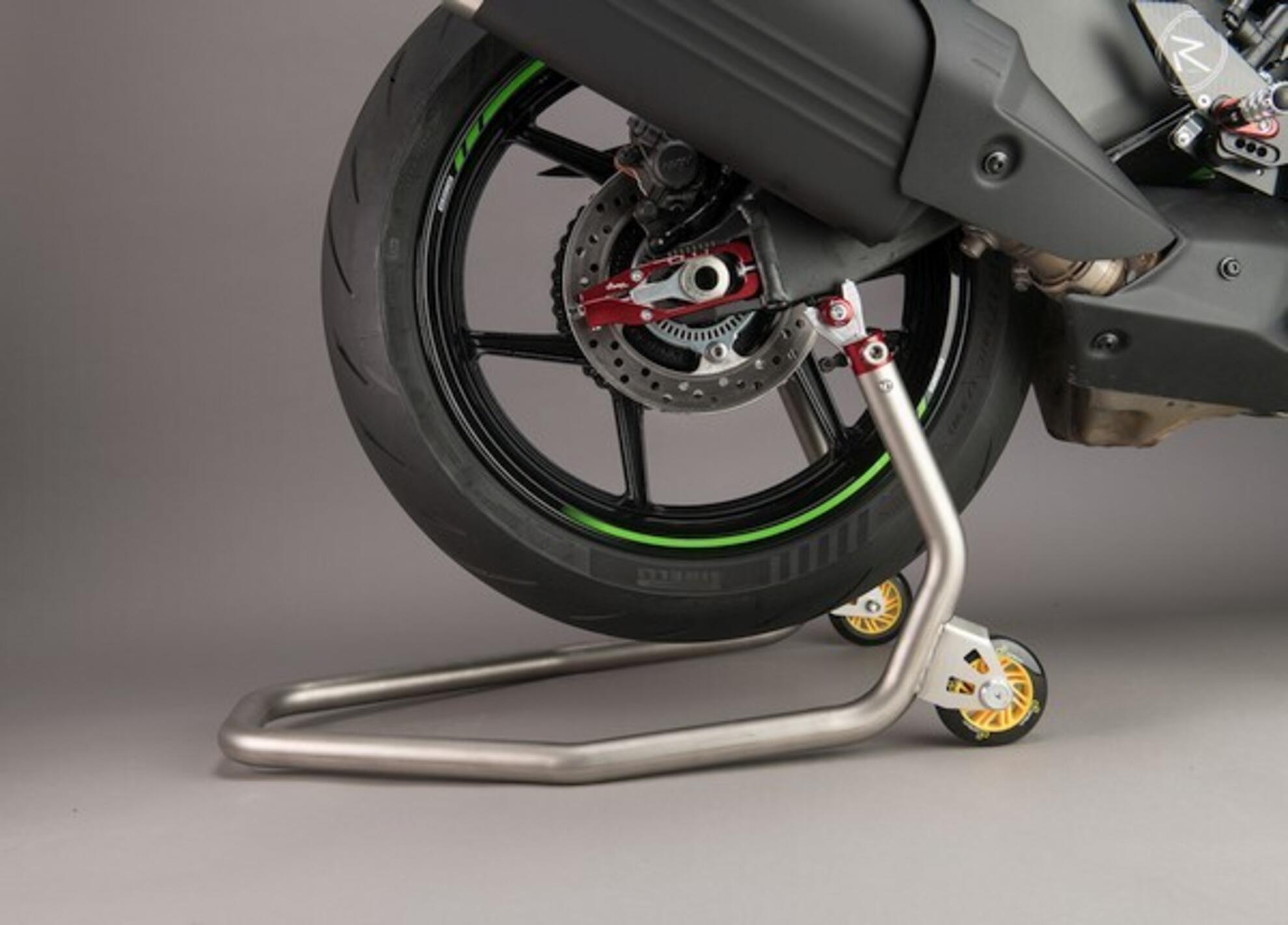 Edelstahl Hinterradständer LighTech Ducati Panigale V4/S/R (25-26) mit Gabelaufnahmen RSS005F